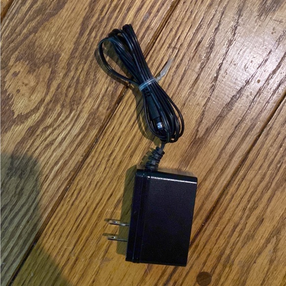 MOTOROLA MG7540 16x4 Cable Modem Plus AC1600 Dual Band Wi-Fi Gigabit Router - Picture 6 of 6